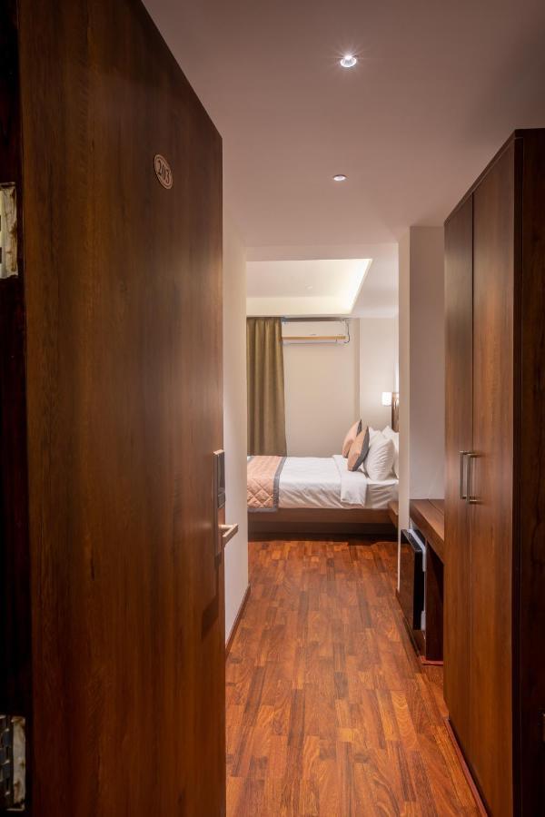 Golden Fortune Inn Hotel Bangalore Buitenkant foto