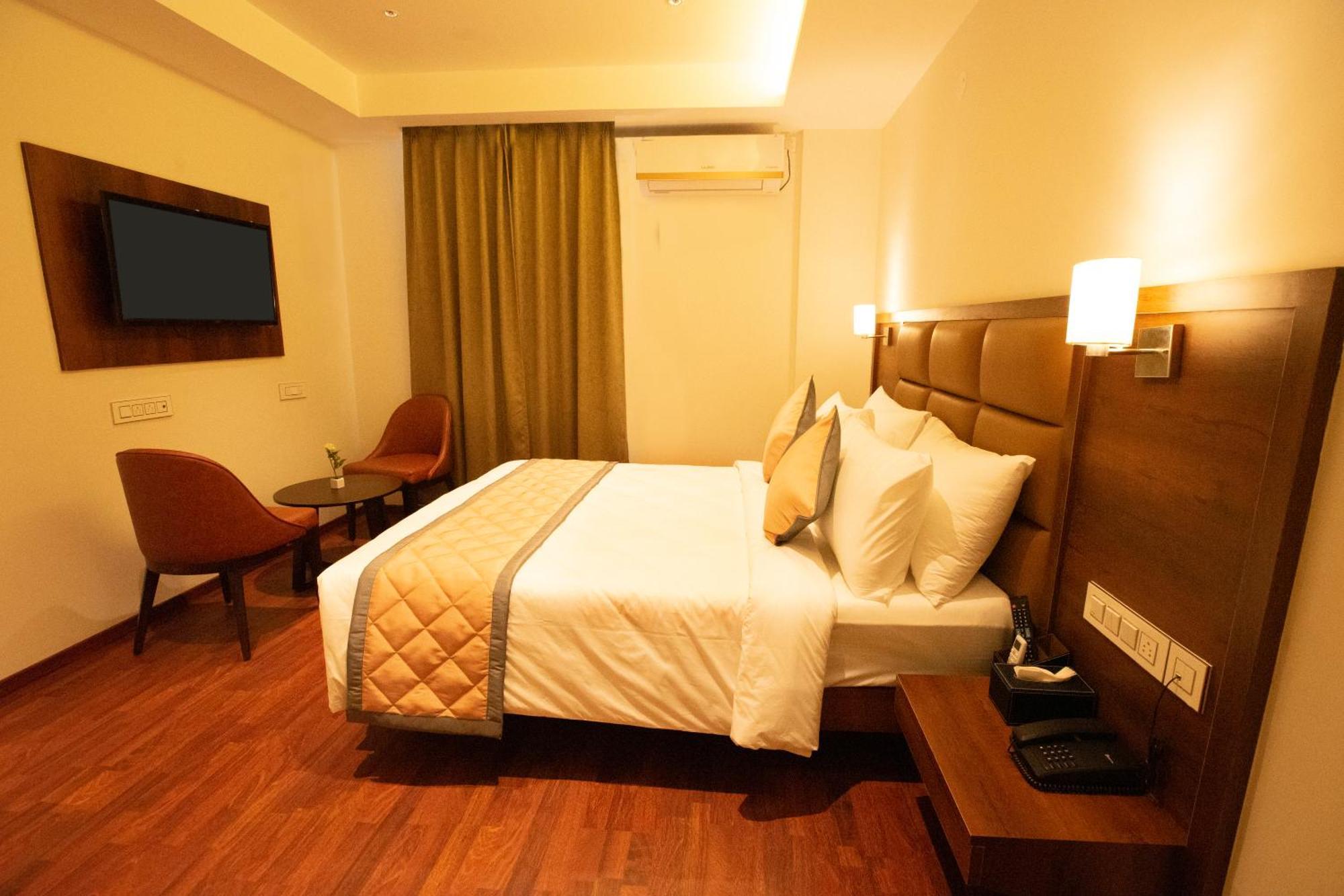 Golden Fortune Inn Hotel Bangalore Buitenkant foto