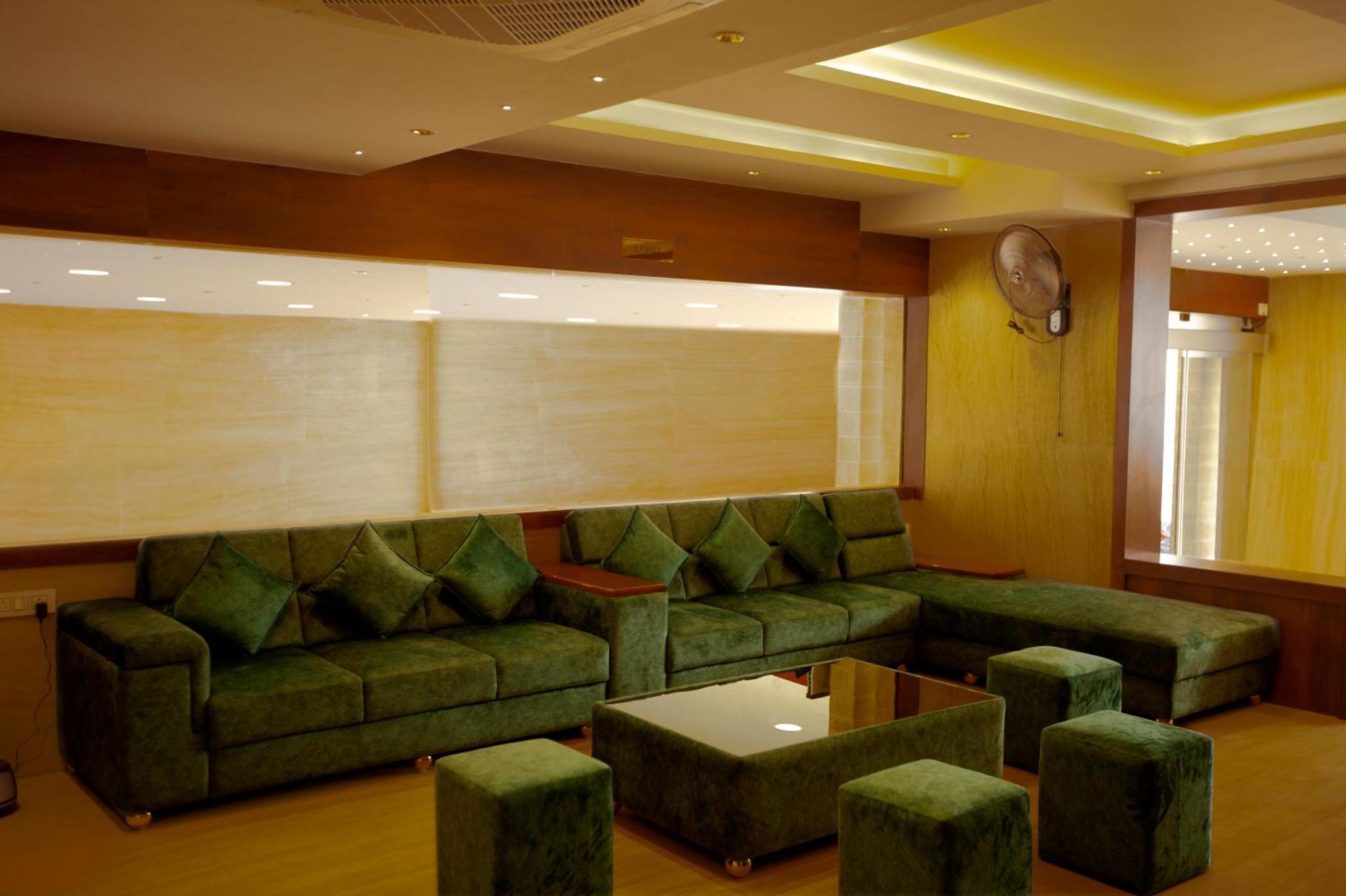 Golden Fortune Inn Hotel Bangalore Buitenkant foto