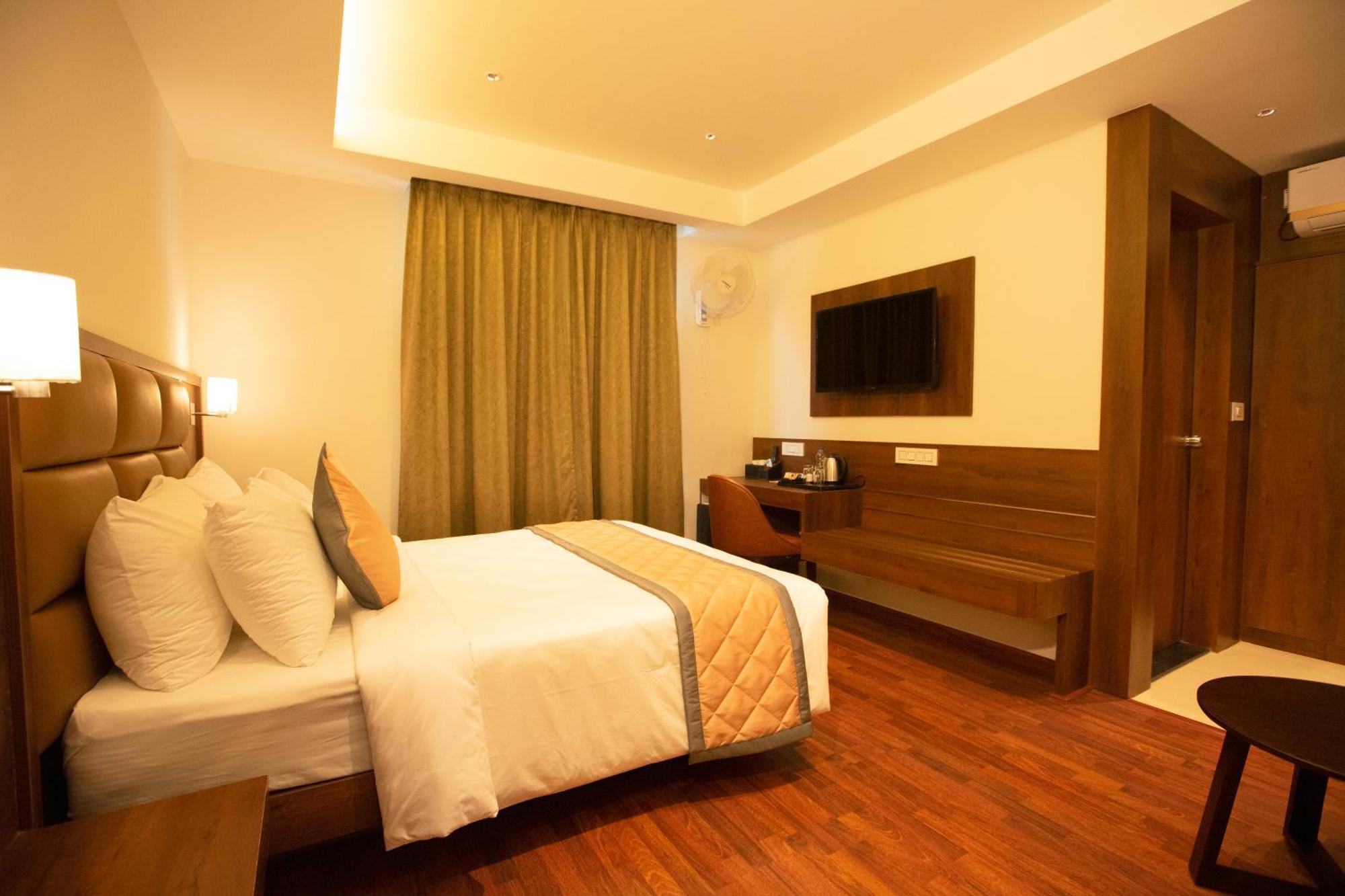 Golden Fortune Inn Hotel Bangalore Buitenkant foto
