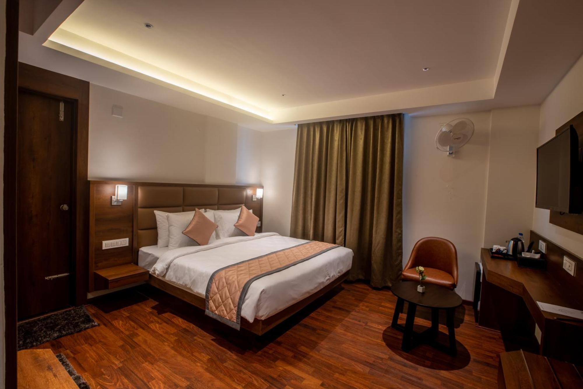 Golden Fortune Inn Hotel Bangalore Buitenkant foto